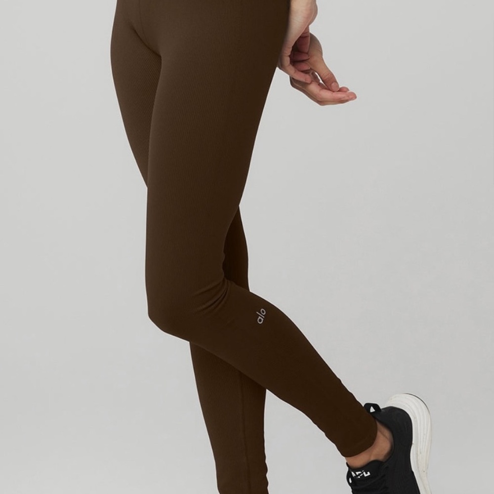 Alo Yoga high waisted leggings in espresso